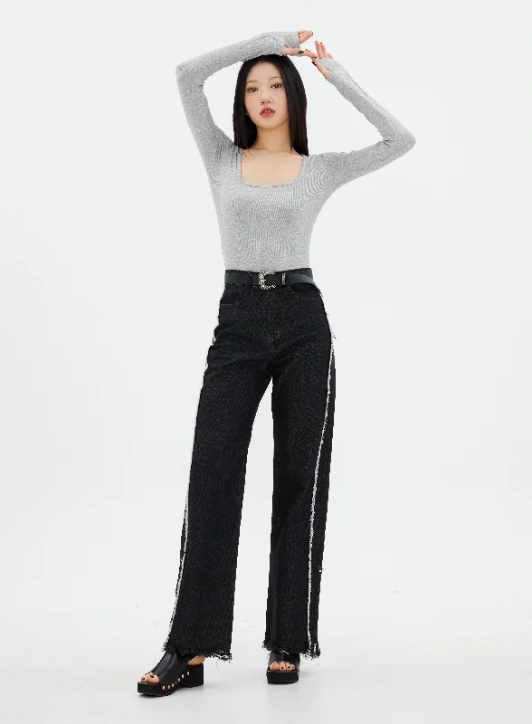 Four Pocket Jeans for Simplicity -Lewkin Basic Jeans with Side Tassel Detail K2302