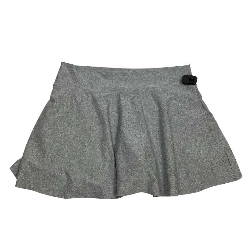 Sports pants with sleek lines look modern -Athletic Skort By Old Navy In Grey, Size: Xl