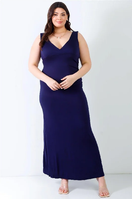 Plus size dresses for elegant dinners glow softly -Junior Plus Navy V-Neck Sleeveless Maxi Dress /2-2-2