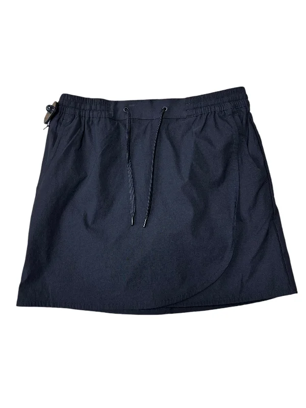 Sports pants featuring bold logos add flair -Athletic Skort By Eddie Bauer In Black, Size: S