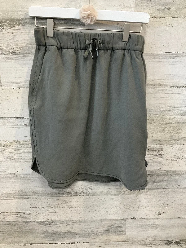 Sports pants featuring quick-dry tech stay fresh -Athletic Skirt By Lululemon In Green, Size: 6