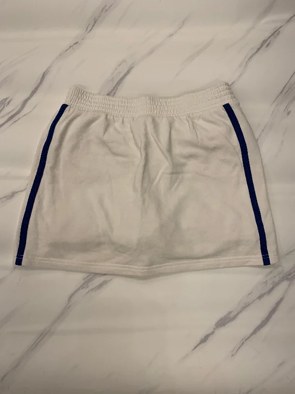 Sports pants featuring subtle trims are sleek -Athletic Skort By Z Supply In Cream, Size: S