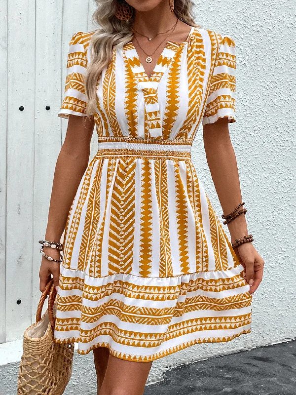 Plus size dresses with soft cotton feel comfy -Geometric Notched Short Sleeve Mini Dress