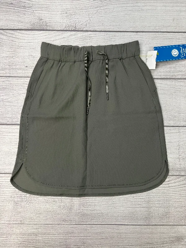 Sports pants featuring reflective strips glow safely -Athletic Skirt Skort By Lululemon In Green, Size: 6