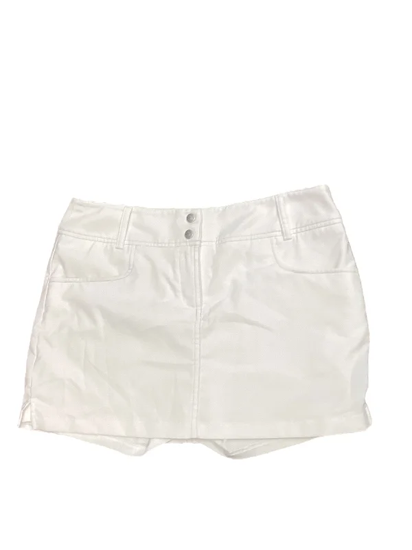 Sports pants with tough builds age well -Athletic Skort By Adidas In White, Size: 8