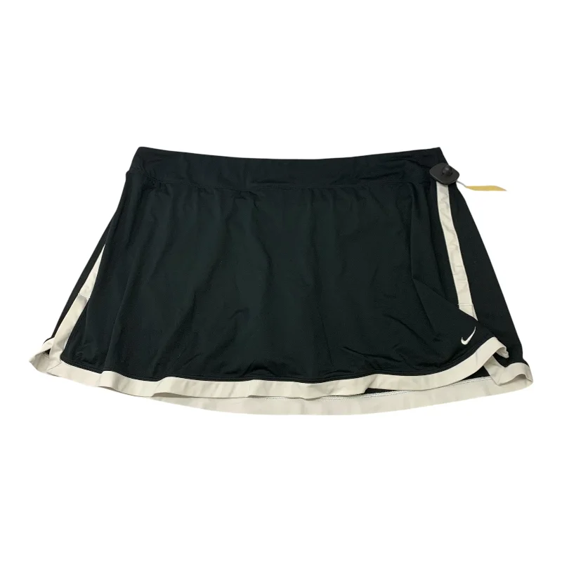 Sports pants with side stripes add flair -Athletic Skort By Nike Apparel In Black, Size: 2x