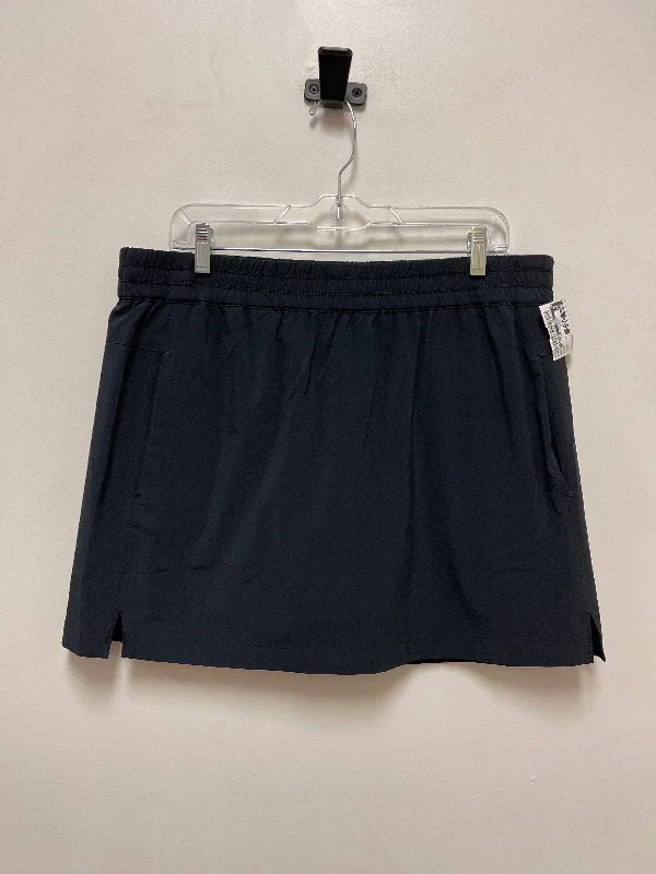 Sports pants with lightweight builds stay easy -Athletic Skort By Tommy Bahama In Black, Size: L