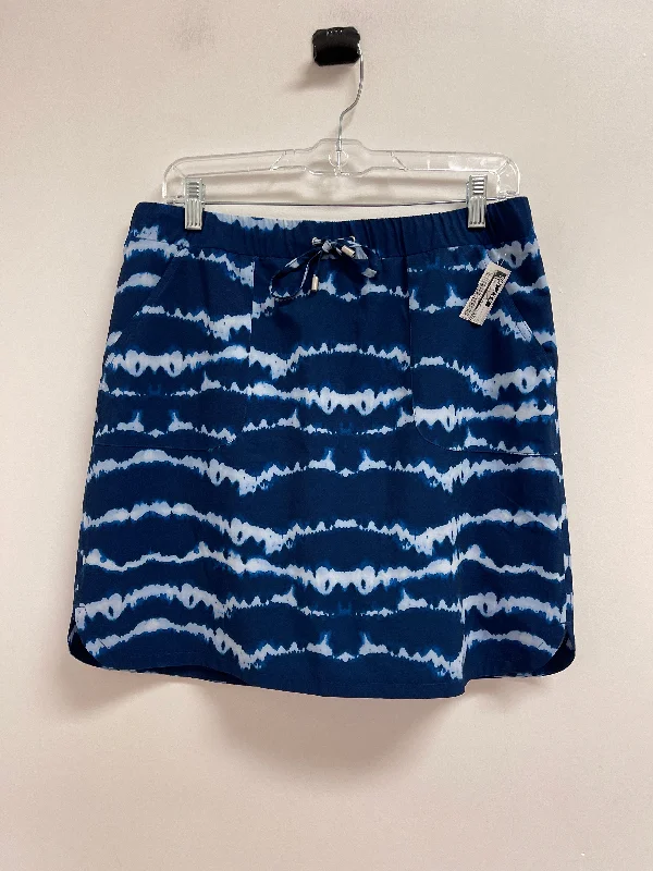 Sports pants featuring gradient shades look artsy -Athletic Skort By Chicos In Blue, Size: 6