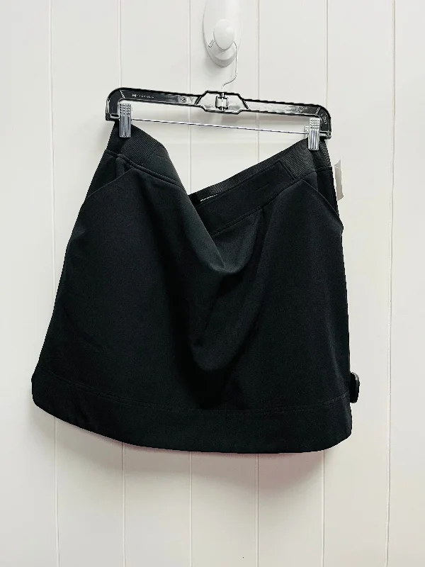 Sports pants featuring mesh panels cool off -Athletic Skort By 32 Degrees In Black, Size: Xl