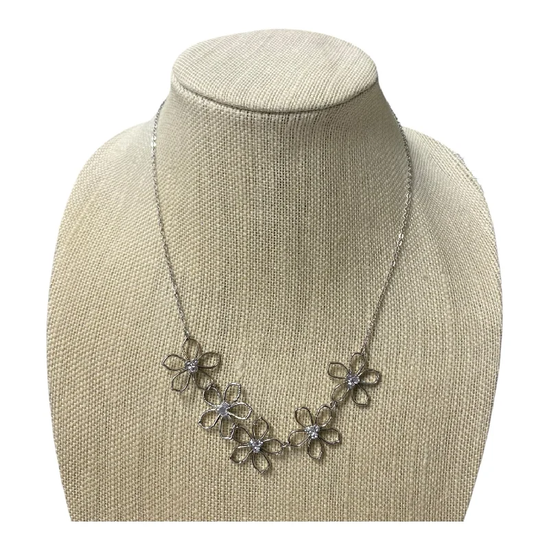 Stunning necklaces and pendants with sapphire gemstones for a luxurious blue hue-Necklace Statement By Cme In Silver