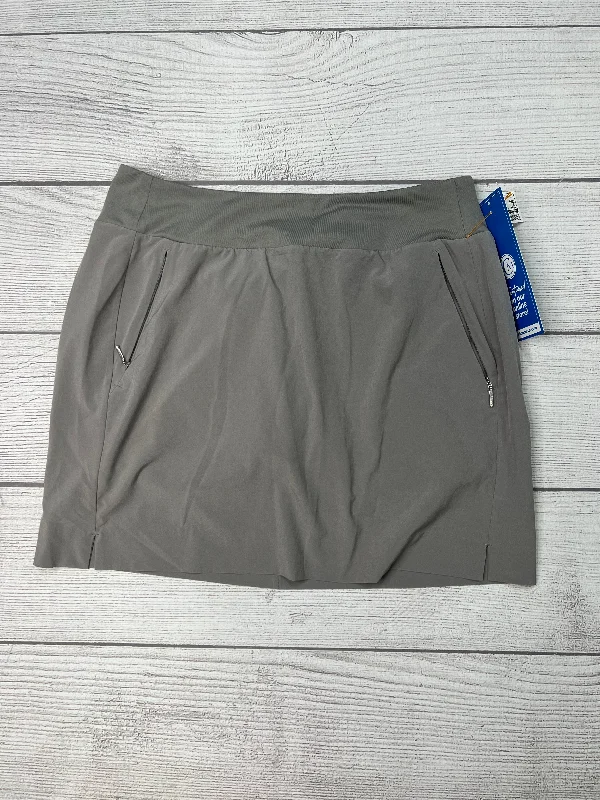 Sports pants with shiny accents reflect light -Athletic Skirt Skort By Athleta In Grey, Size: M