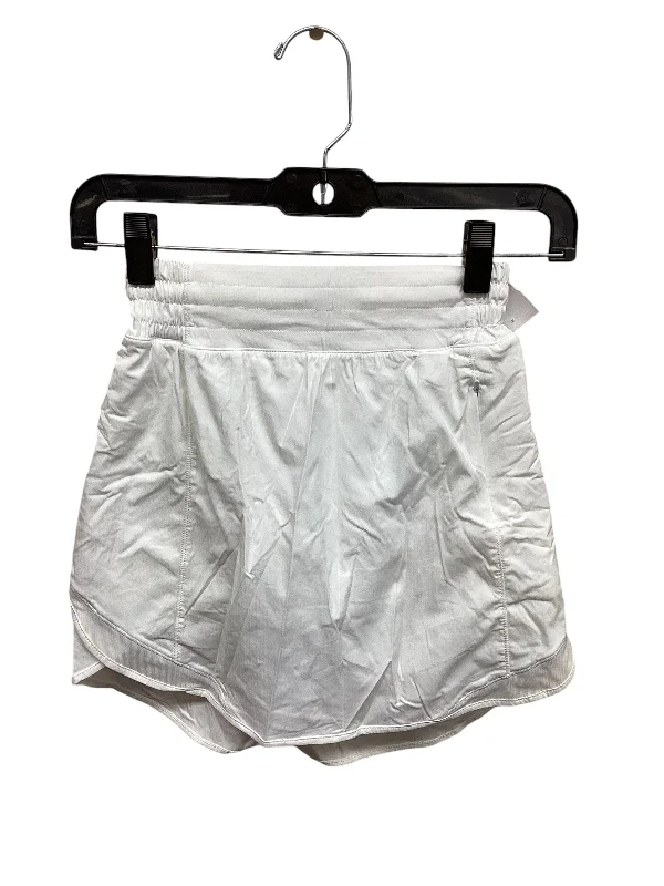 Sports pants for casual wear stay comfy -Athletic Skort By Lululemon In White, Size: 2