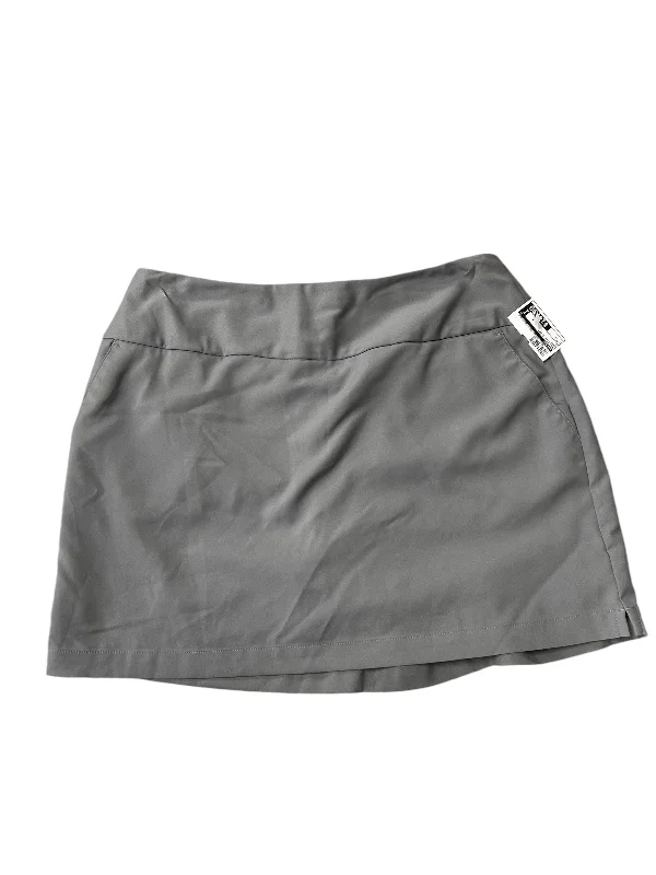 Sports pants with zippered pockets stay practical -Athletic Skort By Adidas In Grey, Size: L