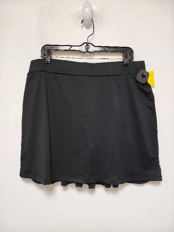 Sports pants with matte finishes stay subtle -Athletic Skort By J. Crew In Black, Size: L