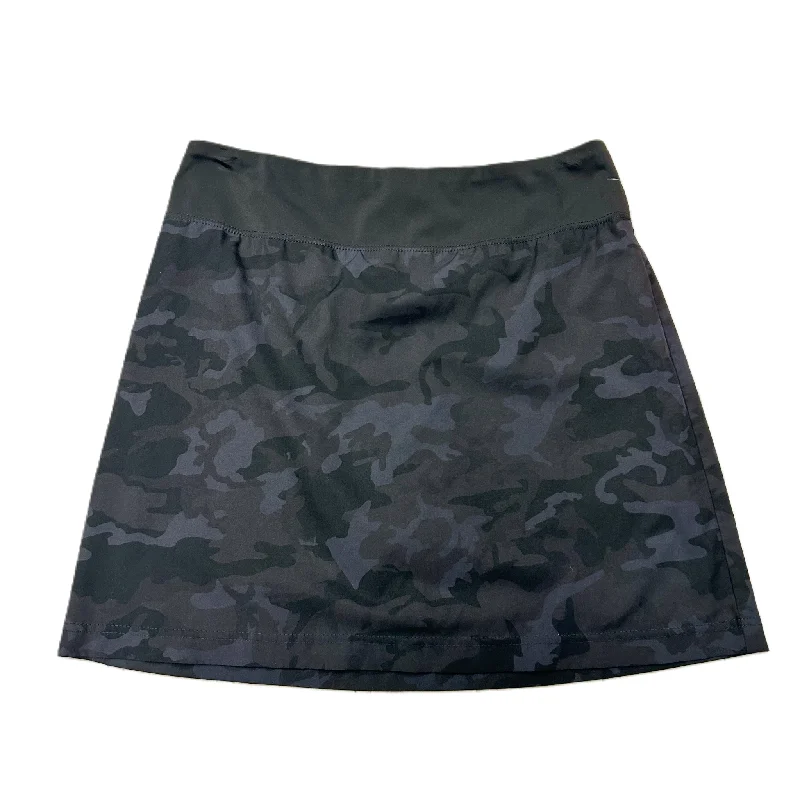 Sports pants with matte finishes stay subtle -Athletic Skort By Maison d’Amelie In Camouflage Print, Size: S